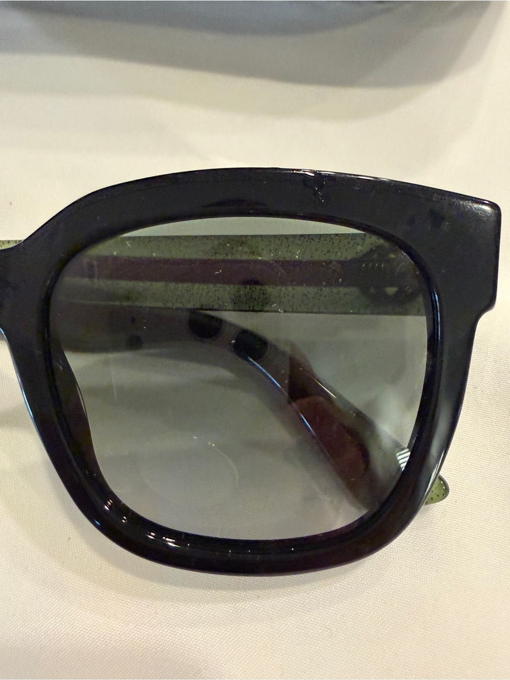 Gucci Black Oversized Square Women's Sunglasses - Picture 7 of 8
